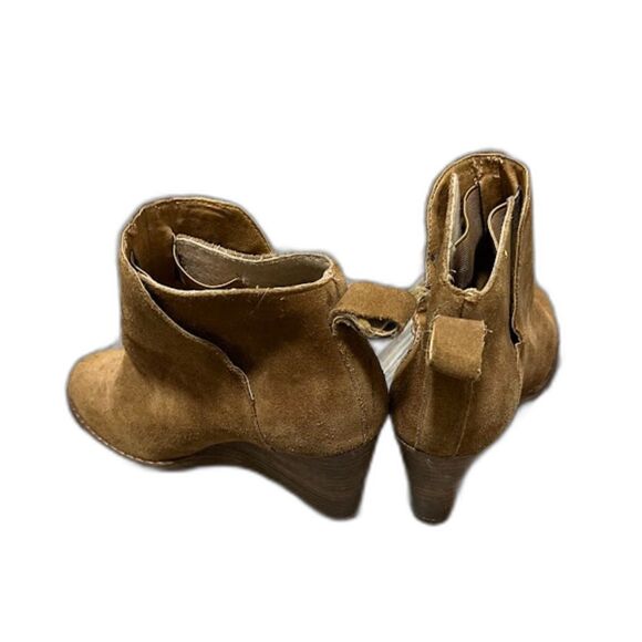 Lucky Brand Tan Suede Wedge Heel Booties 6M 3" Heel Boho Fall Winter Casual Chic - Picture 9 of 9